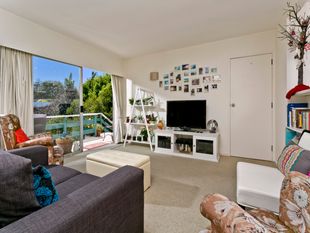 Immediate Possession, Top Location - Castor Bay