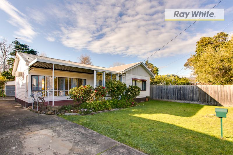 house leased dromana, vic 27 corey avenue